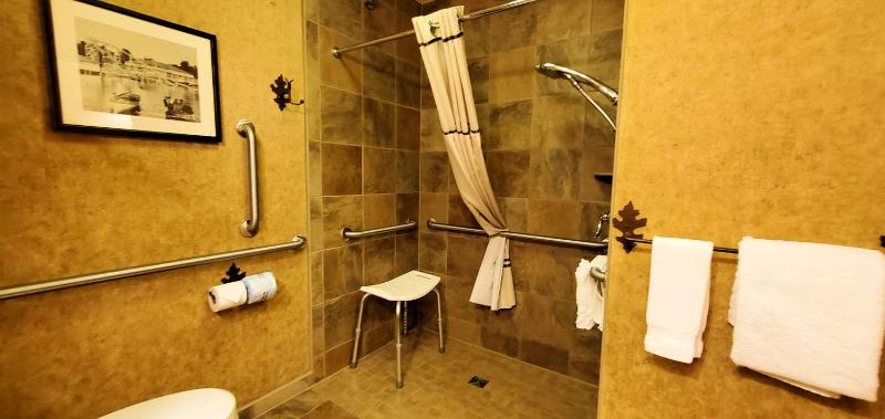 בית מלון כפרי Best Western Premier The Lodge On Lake Detroit