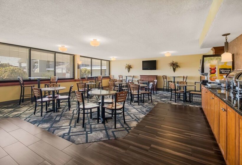 בית מלון כפרי Best Western University Inn