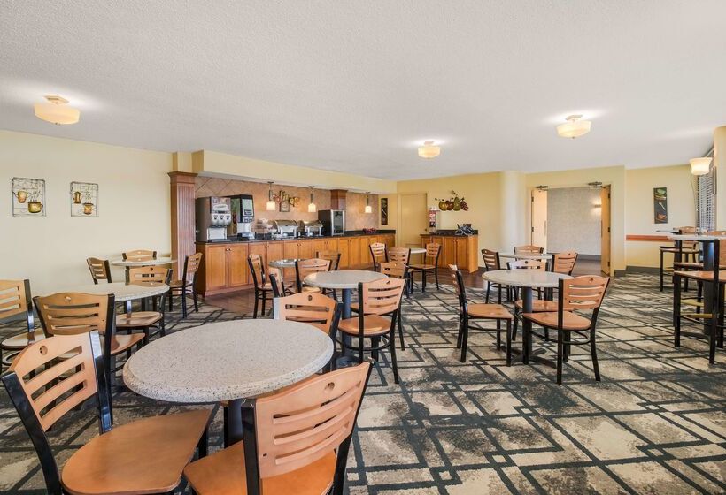 בית מלון כפרי Best Western University Inn