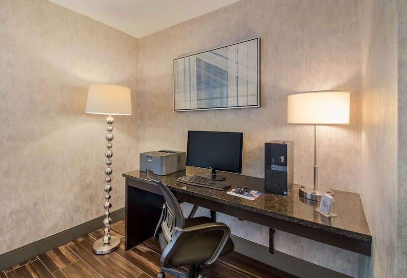 בית מלון כפרי Best Western University Inn