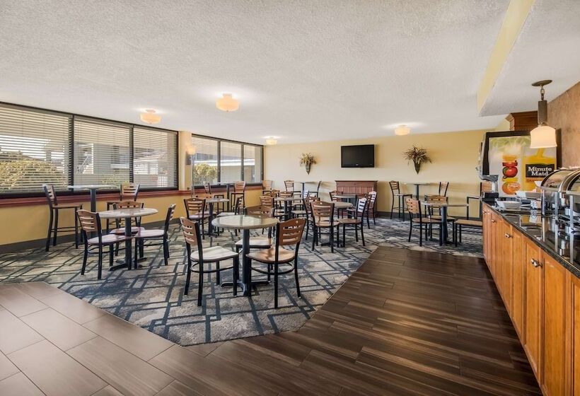 בית מלון כפרי Best Western University Inn