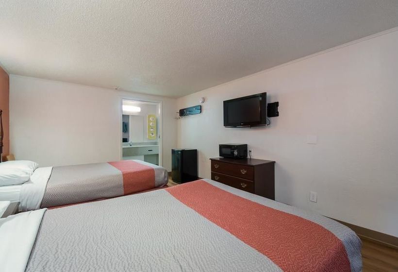 בית מלון כפרי Budget Inn Columbus West