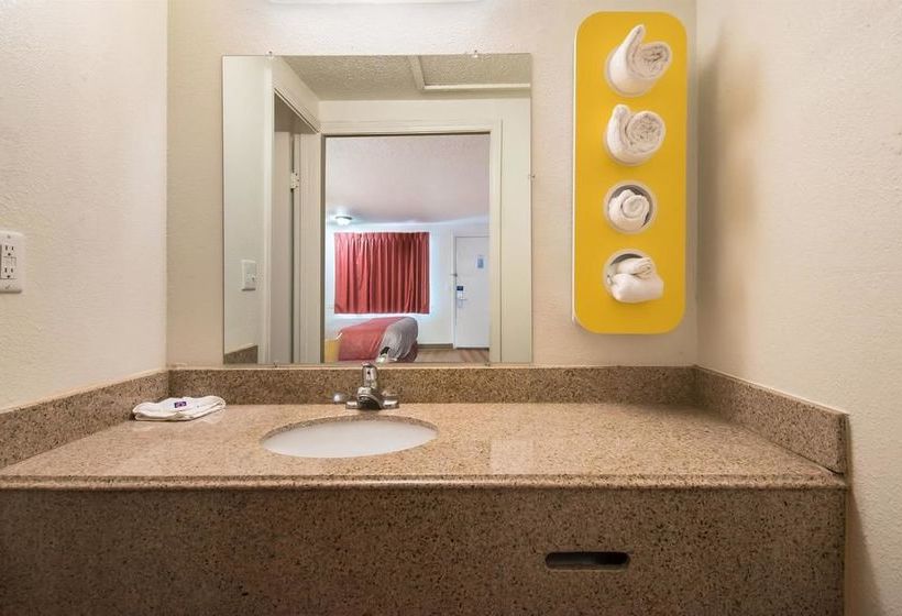 בית מלון כפרי Budget Inn Columbus West