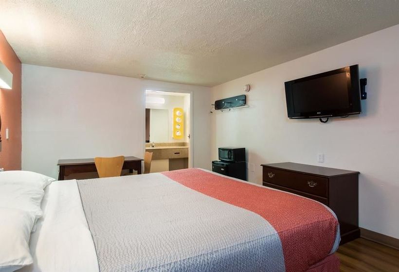 בית מלון כפרי Budget Inn Columbus West