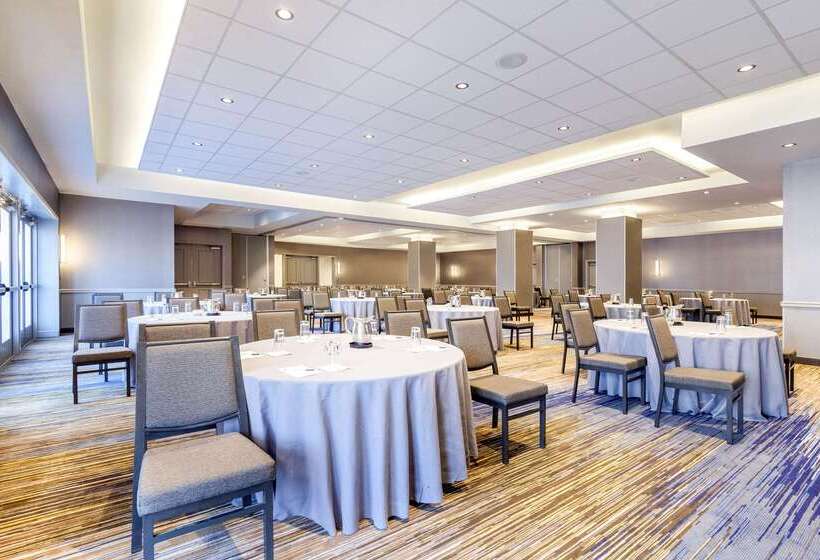 Cambria Hotel Pittsburgh Downtown