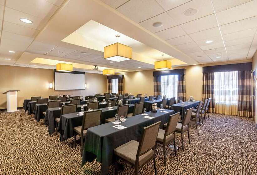 Cambria Hotel Pittsburgh Downtown