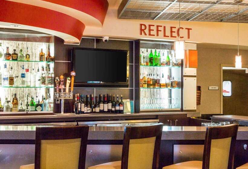 Cambria Hotel Traverse City