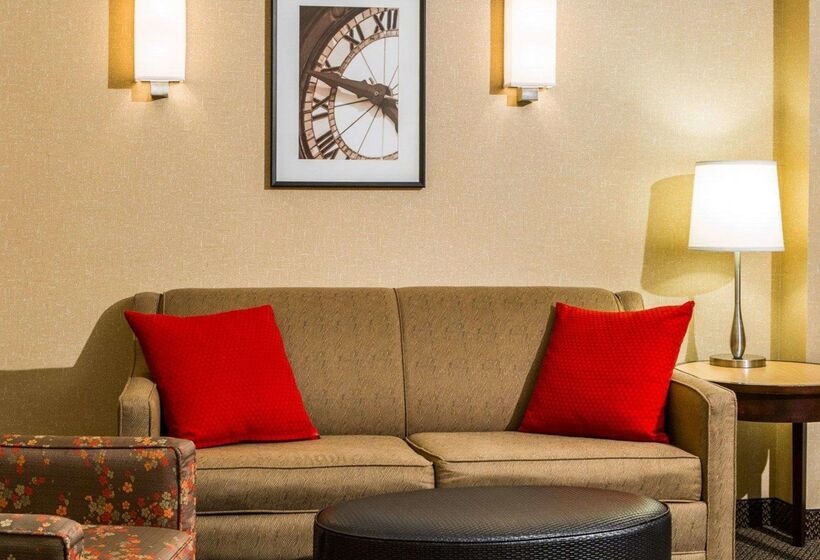 Cambria Hotel Traverse City