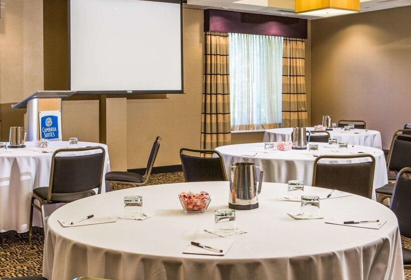 Cambria Hotel Traverse City