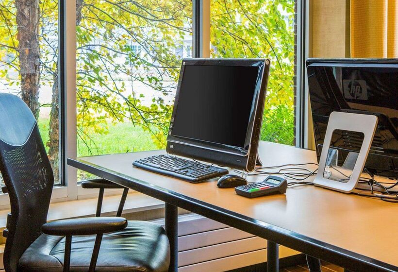 Cambria Hotel Traverse City