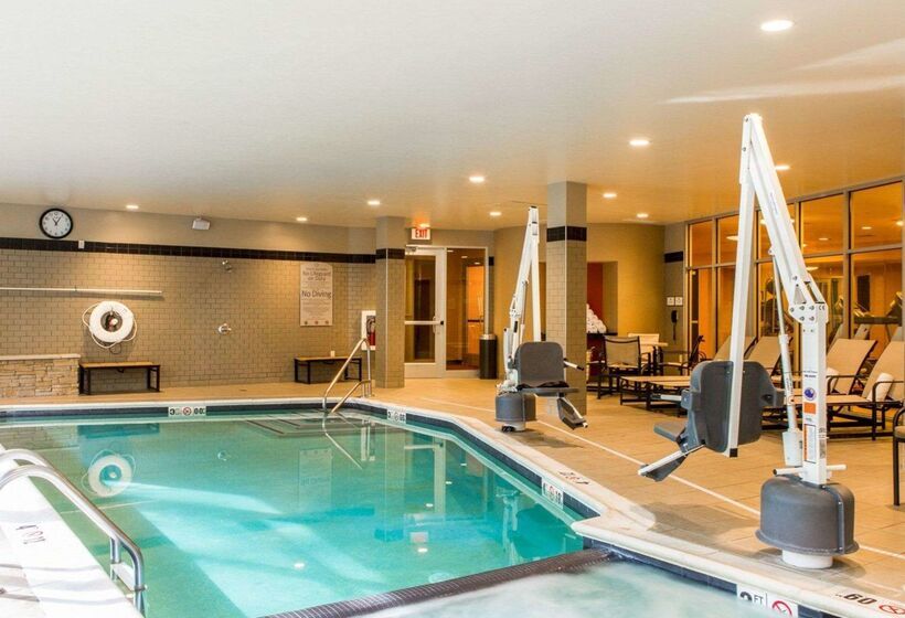 Cambria Hotel Traverse City