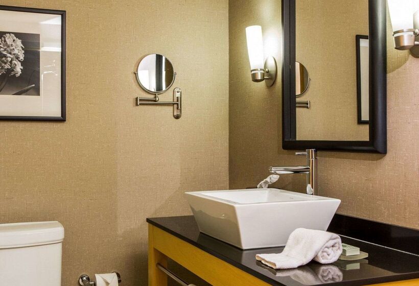 Cambria Hotel Traverse City