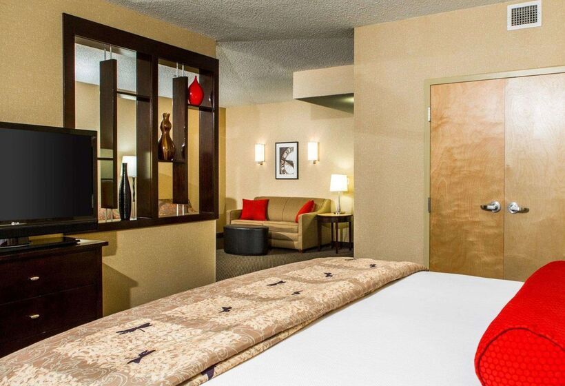 Cambria Hotel Traverse City