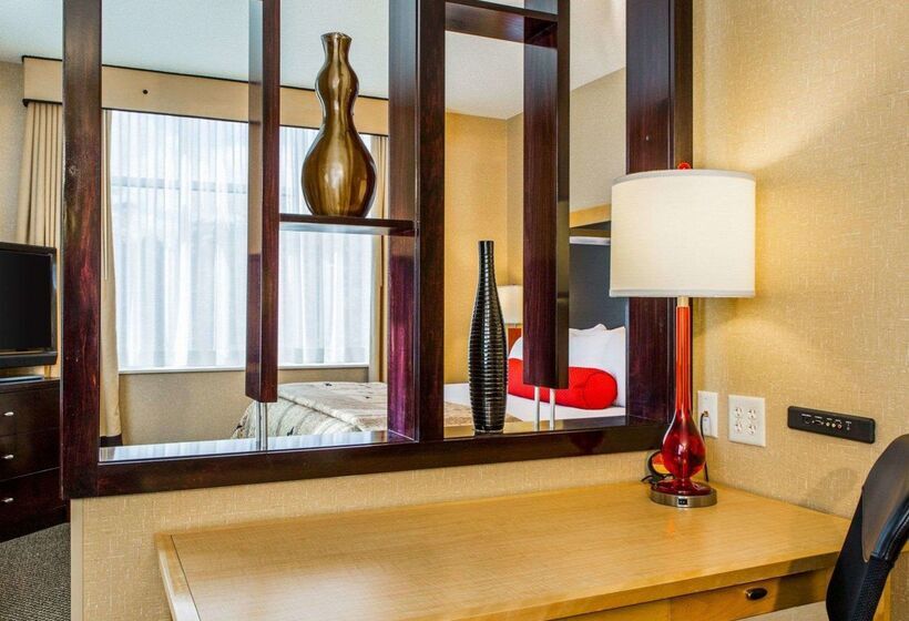 Cambria Hotel Traverse City