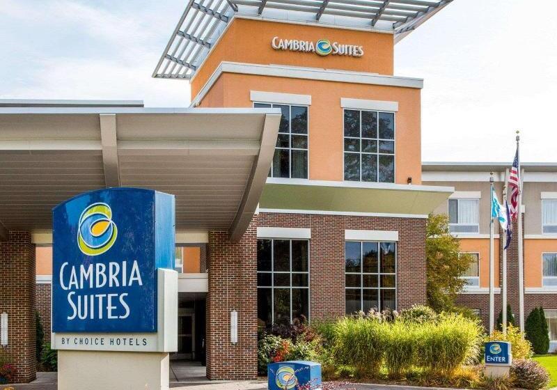 Cambria Hotel Traverse City