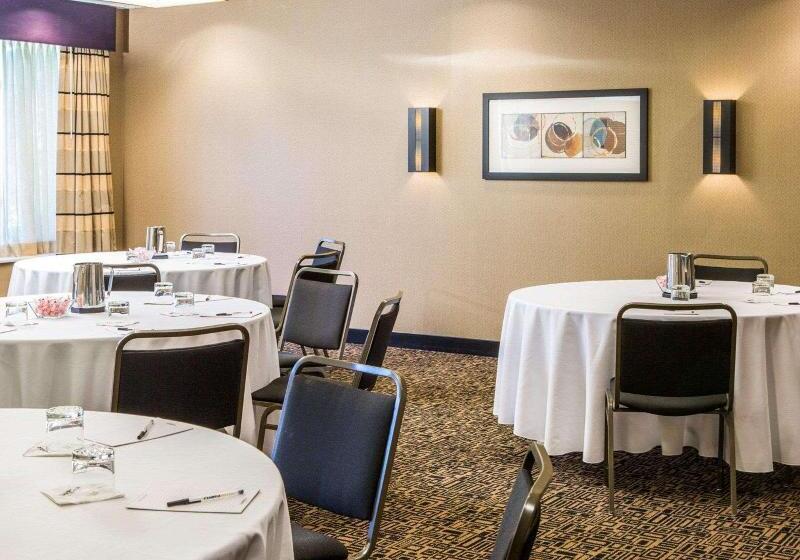 Cambria Hotel Traverse City