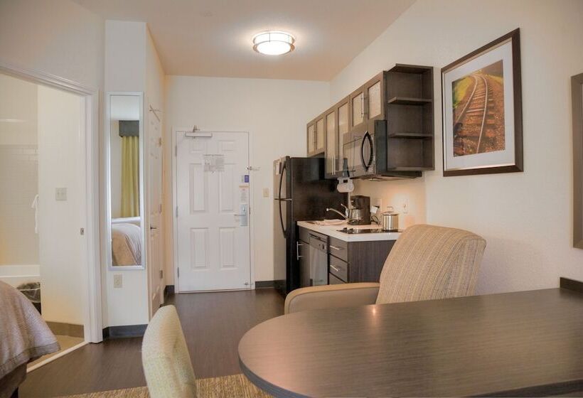 هتل Candlewood Suites Alexandria, An Ihg