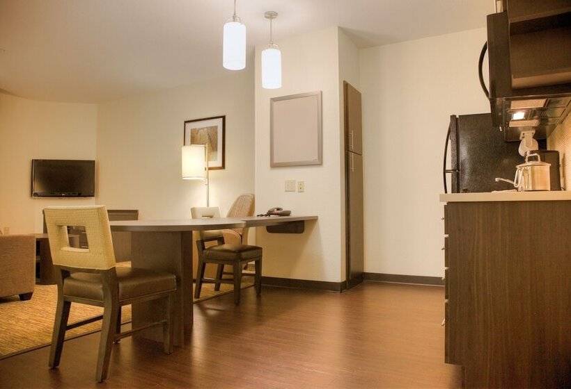 هتل Candlewood Suites Alexandria, An Ihg