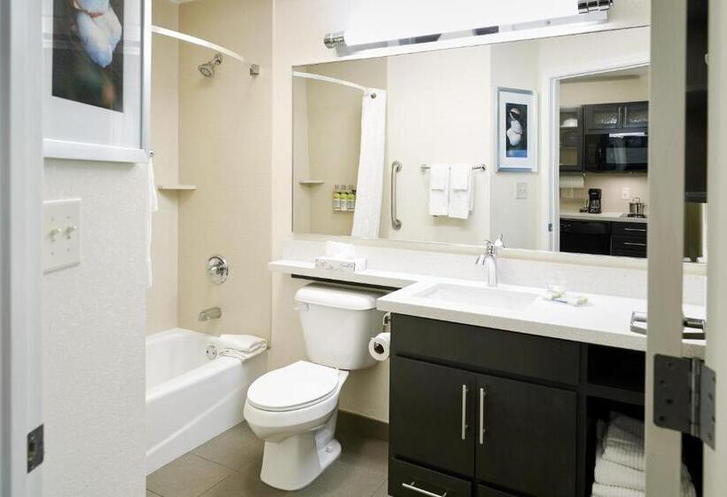 Отель Candlewood Suites Midland, An Ihg