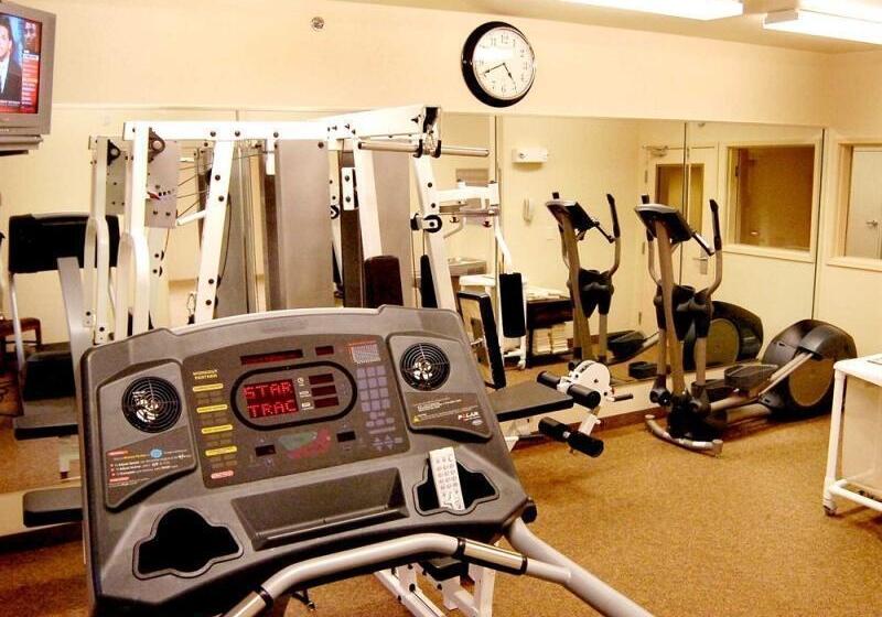 בית מלון כפרי Candlewood Suites Sioux City   Southern Hills, An Ihg