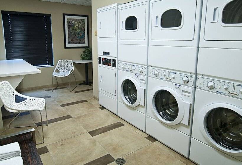 호텔 Candlewood Suites Sioux Falls, An Ihg