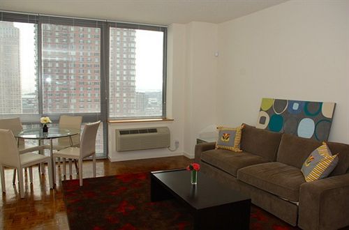 ホテル Churchill At 50 Columbus