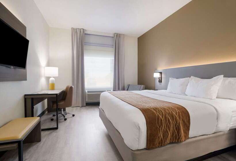 Отель Comfort Inn & Suites Victoria North