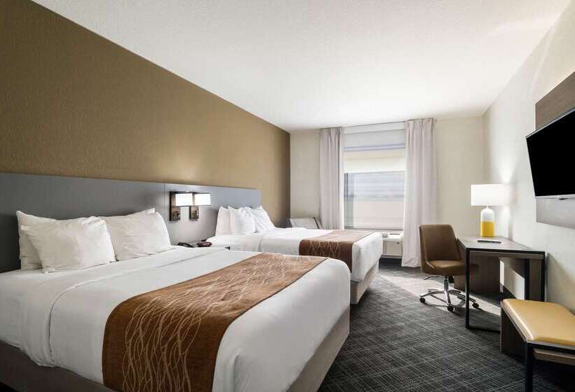 Отель Comfort Inn & Suites Victoria North