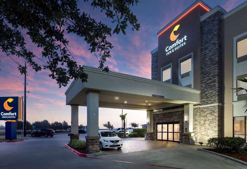 Отель Comfort Inn & Suites Victoria North