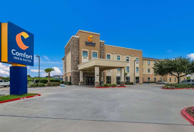 Отель Comfort Inn & Suites Victoria North