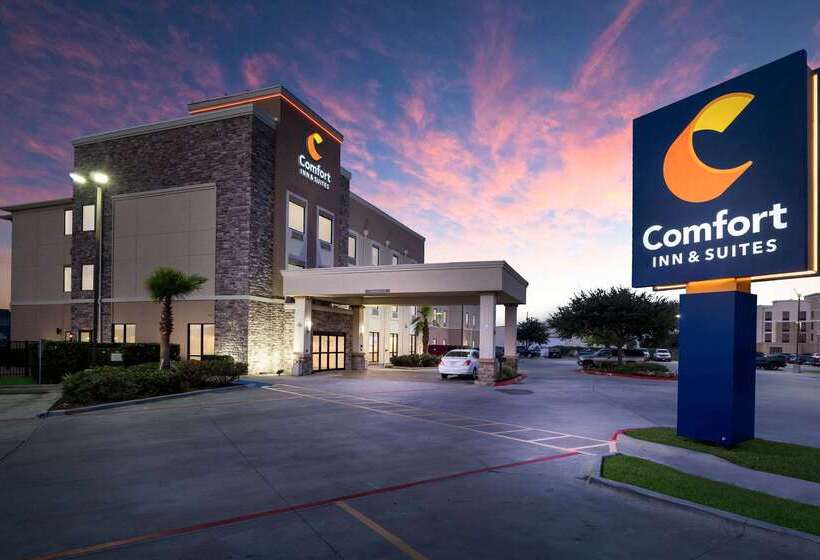 Отель Comfort Inn & Suites Victoria North