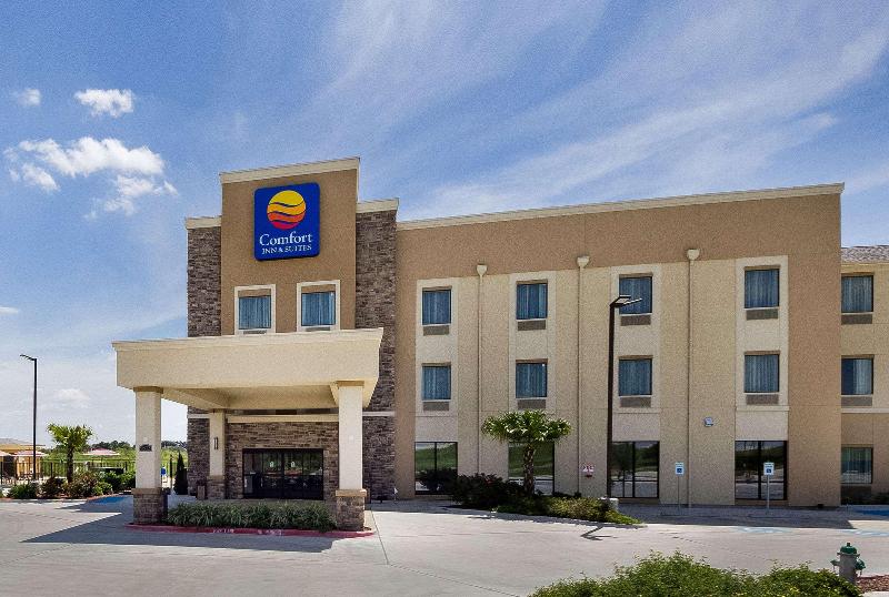 Отель Comfort Inn & Suites Victoria North