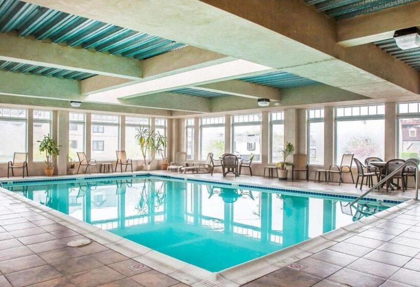 Отель Comfort Inn At Newport Beach Middletown