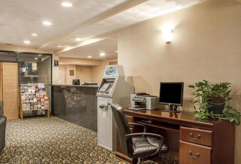 Отель Comfort Inn At Newport Beach Middletown
