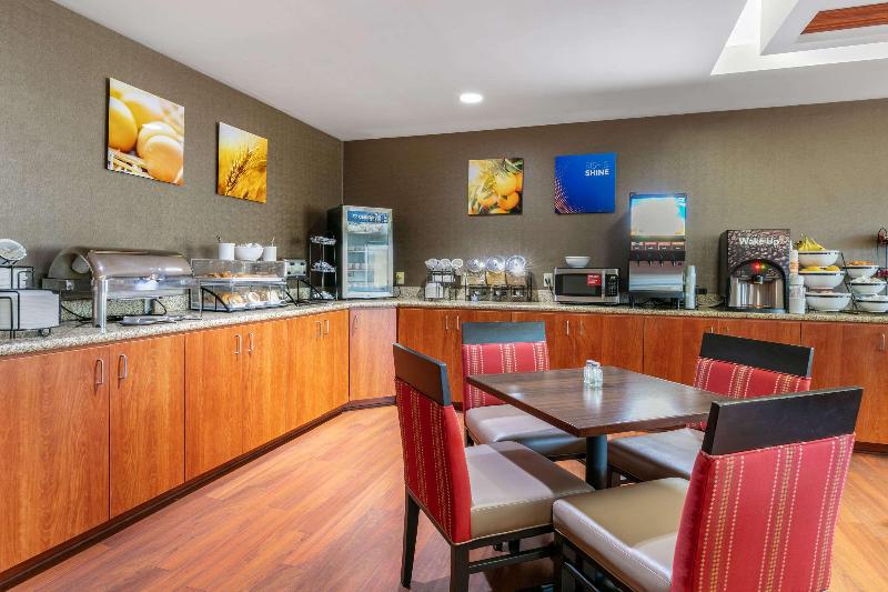 בית מלון כפרי Comfort Inn Powell   Knoxville North