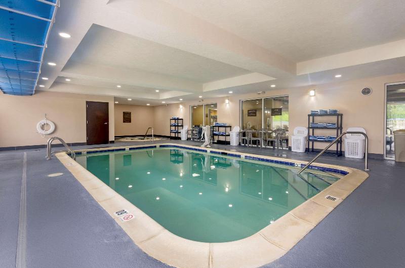 فندق Comfort Inn & Suites Hillsville I77