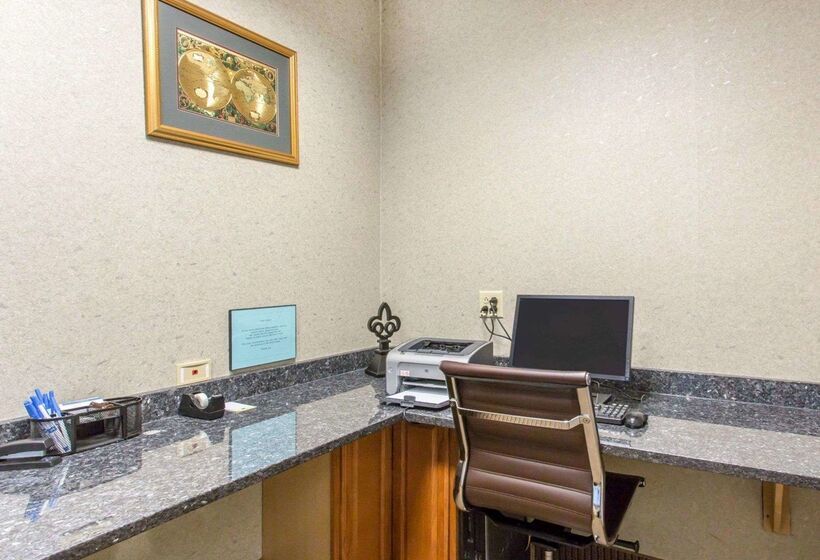 فندق Comfort Inn And Suites