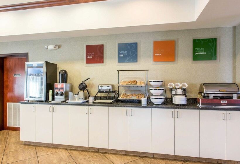 בית מלון כפרי Comfort Inn And Suites