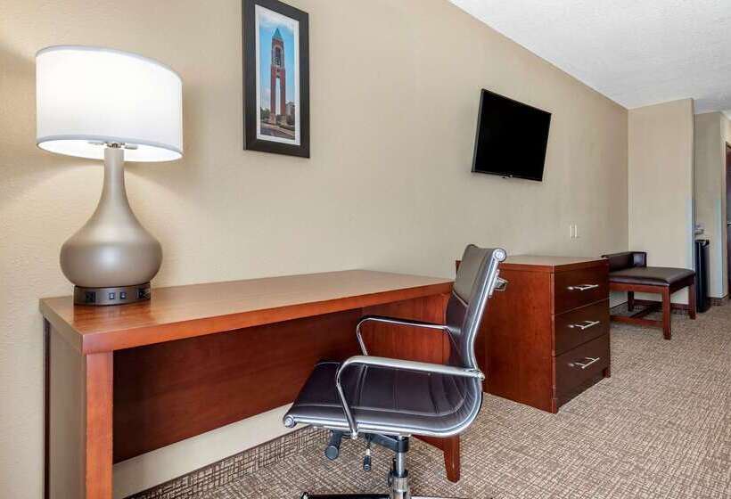 בית מלון כפרי Comfort Inn & Suites