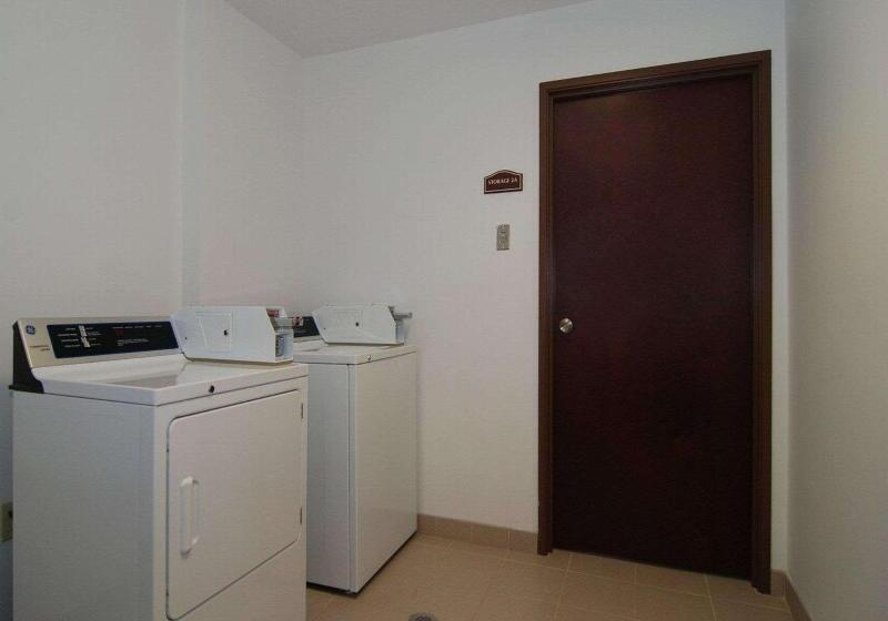 בית מלון כפרי Comfort Inn & Suites