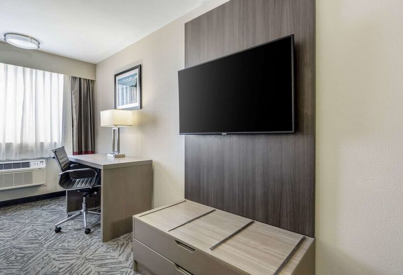 فندق Comfort Inn & Suites Pacific  Auburn