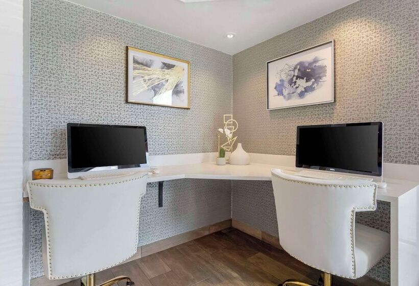 فندق Comfort Inn & Suites Pacific  Auburn