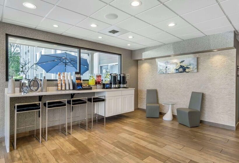 فندق Comfort Inn & Suites Pacific  Auburn