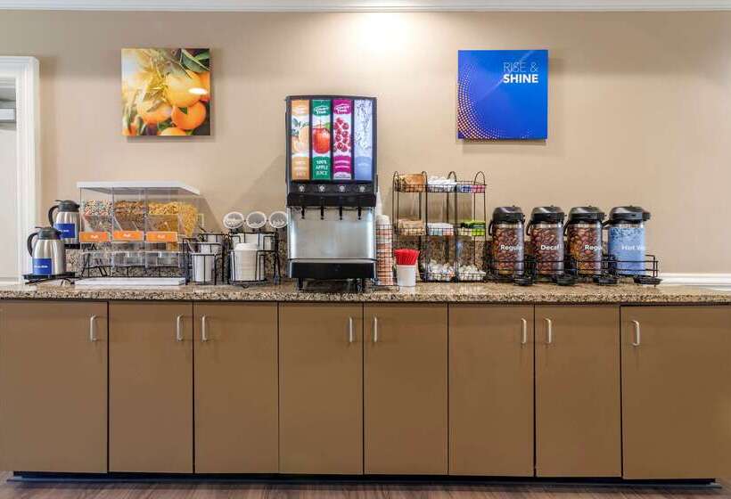 فندق Comfort Inn & Suites