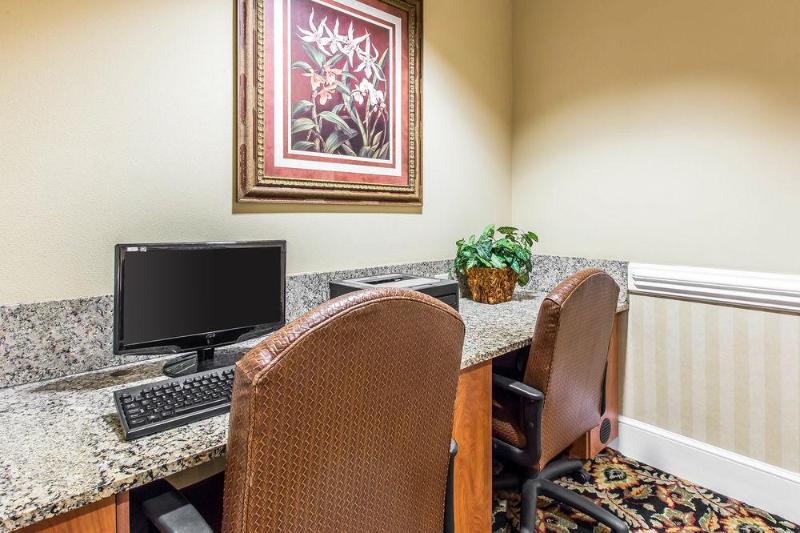 فندق Comfort Inn & Suites