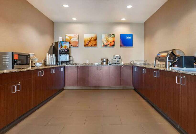 هتل Comfort Suites Airportuniversity