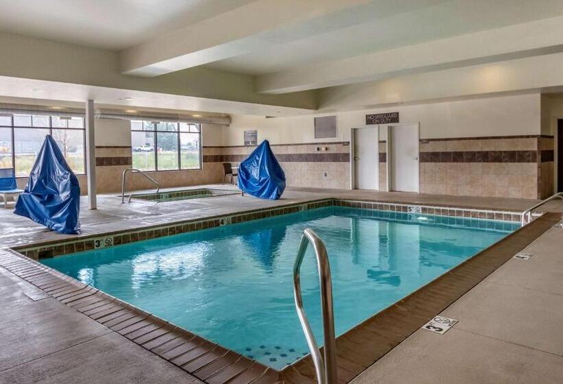 هتل Comfort Suites Airportuniversity