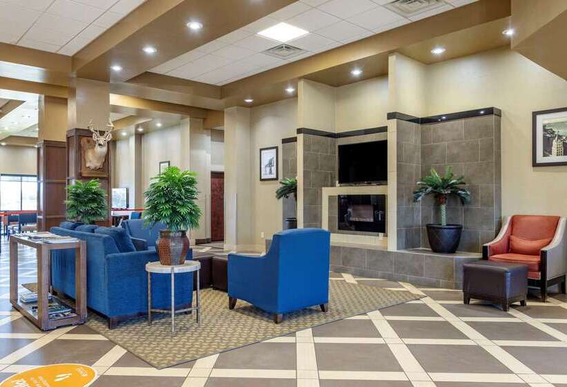 ホテル Comfort Suites Batesville