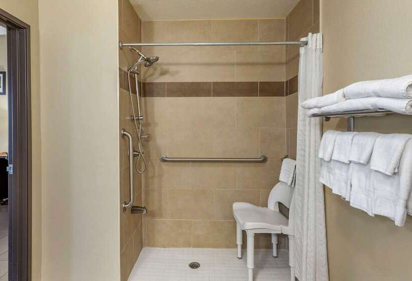 ホテル Comfort Suites Batesville