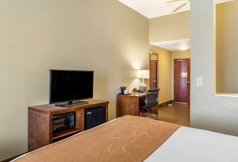 ホテル Comfort Suites Batesville